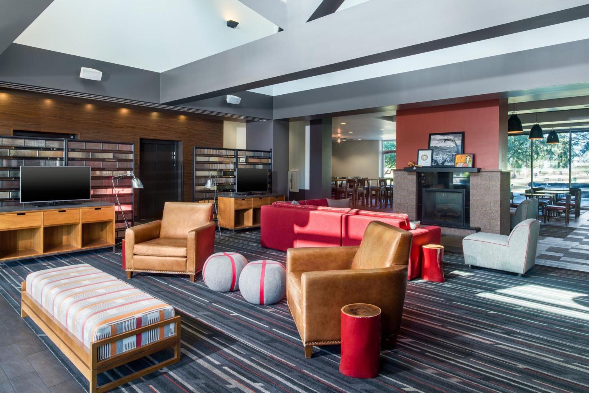 Hotel Four Points By Sheraton At Phoenix Gateway Airport 3*