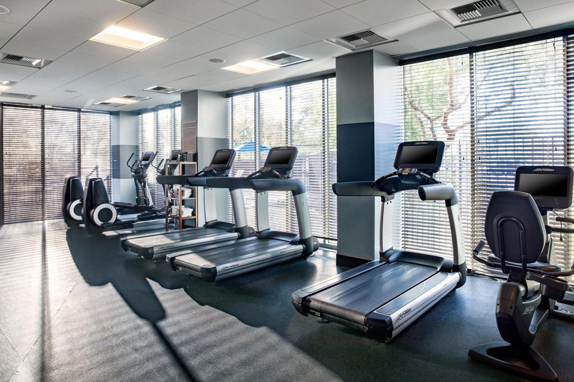 Four Points By Sheraton At Phoenix Gateway Airport Hotel 3*