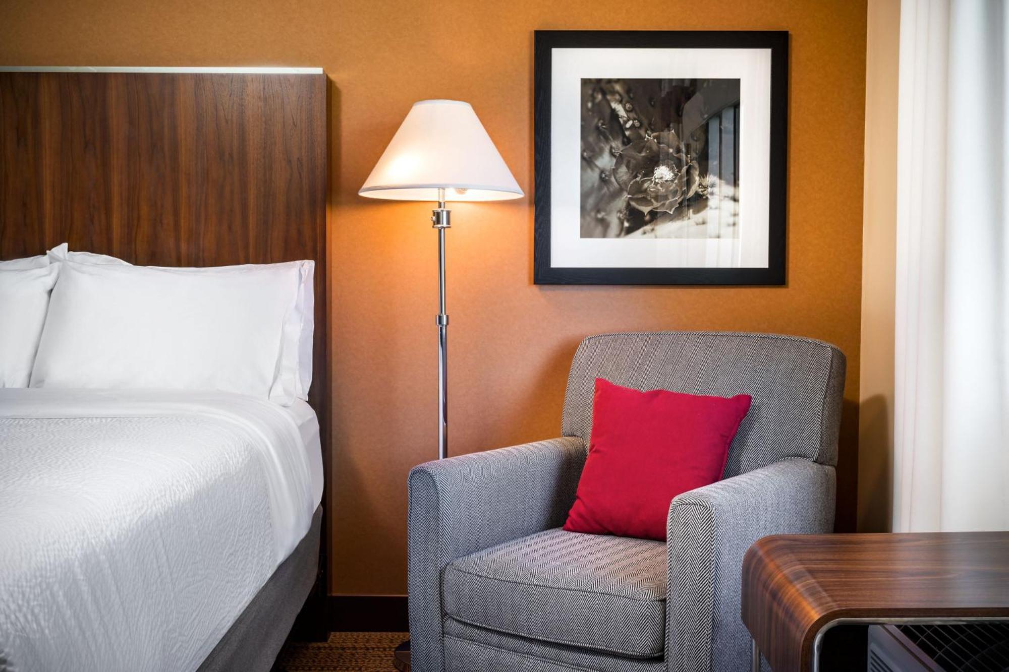 Four Points By Sheraton At Phoenix Gateway Airport